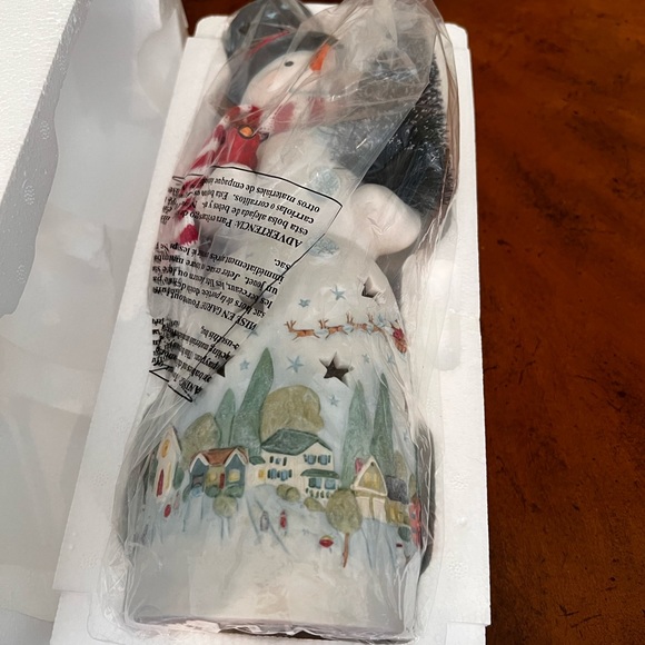 Hallmark 2012 Snowtop Lodge Ceramic Tabletop Snowman Candle House - Picture 5 of 12